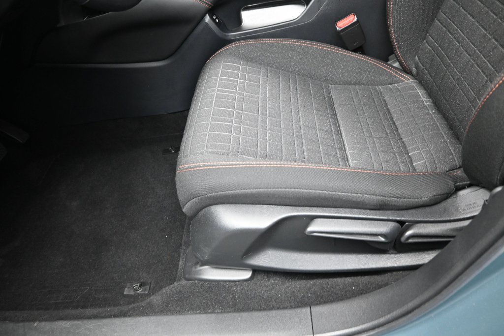 Certified 2025 Honda HR-V Sport image 13