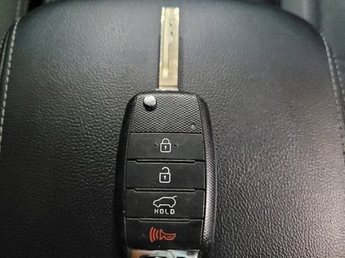 Used 2019 Kia Sorento AWD image 32