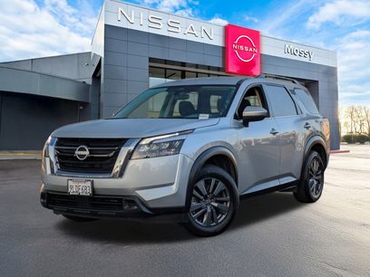 Certified 2024 Nissan Pathfinder SV