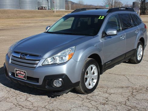 Used 2013 Subaru Outback 2.5i Premium image 2