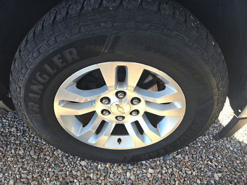 Used 2017 Chevrolet Tahoe LT image 38