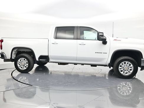 Used 2023 Chevrolet Silverado 2500 LT AWD/4WD image 4