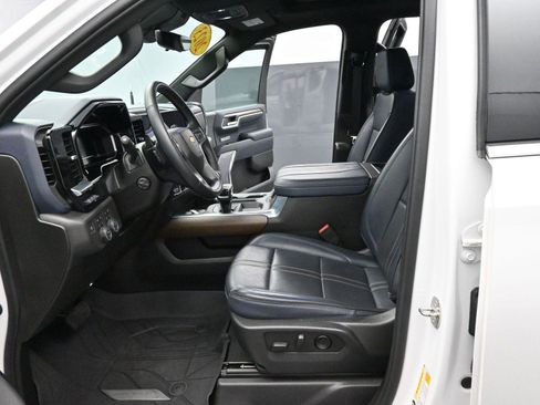 Used 2023 Chevrolet Silverado 1500 High Country w/ High Country Premium Package image 13