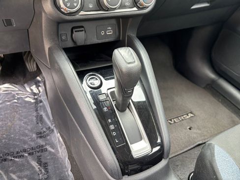 Used 2025 Nissan Versa SV FWD image 36