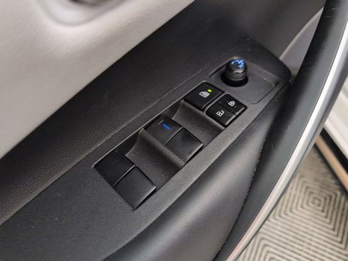 Used 2021 Toyota Corolla SE FWD image 30