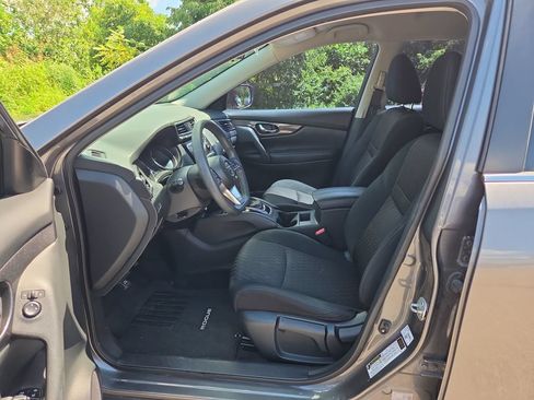 Used 2017 Nissan Rogue S FWD image 15
