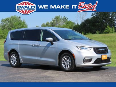 Used 2023 Chrysler Pacifica Touring-L