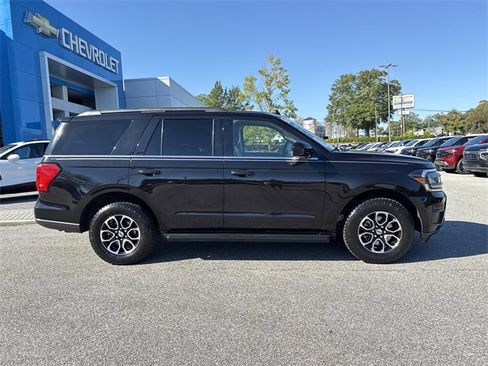 Used 2024 Ford Expedition XLT image 2