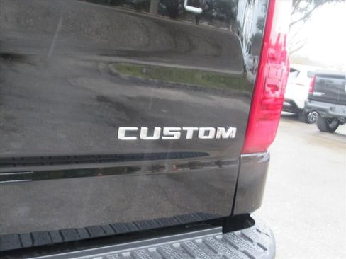 Used 2025 Chevrolet Silverado 1500 Custom image 8