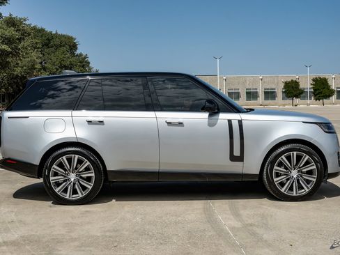 Used 2023 Land Rover Range Rover SE AWD/4WD image 19