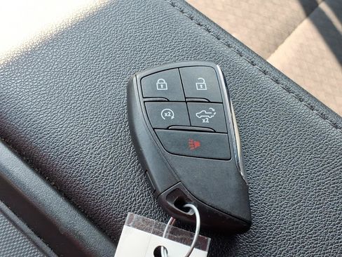 Used 2024 Chevrolet Silverado 1500 LT AWD/4WD image 19