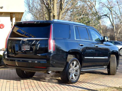 Used 2017 Cadillac Escalade Luxury image 14
