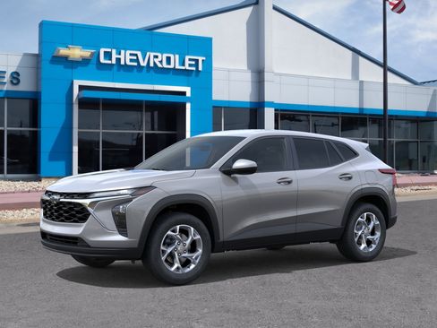 New 2026 Chevrolet Trax LS FWD image 2