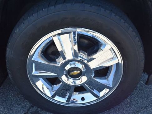 Used 2009 Chevrolet Tahoe LTZ AWD/4WD image 45