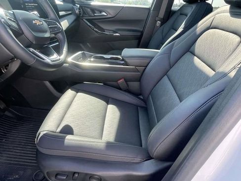 Used 2025 Chevrolet Equinox LT w/ Convenience Package II FWD image 14