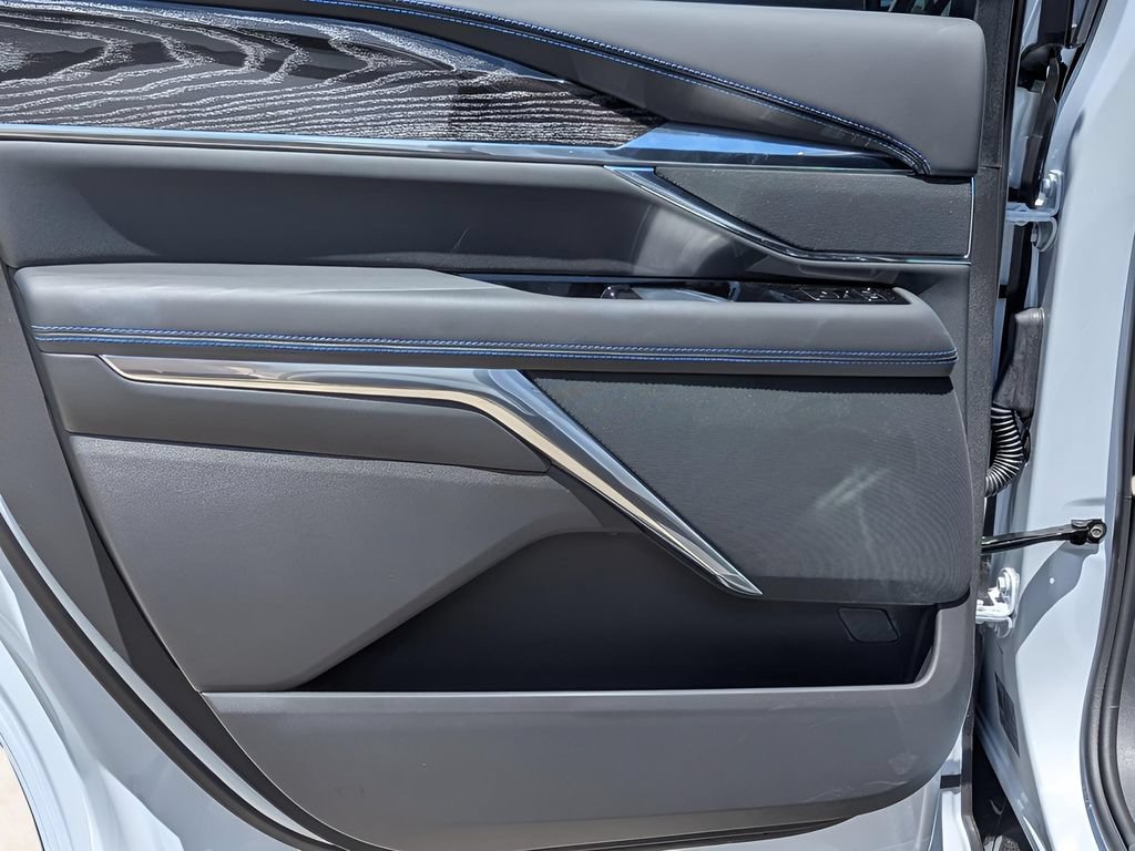 New 2026 Cadillac Escalade IQ Sport 1 w/ LPO, Floor Liner Package AWD/4WD image 13