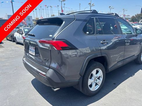 Used 2019 Toyota RAV4 XLE w/ Carpet Mat Package FWD image 6