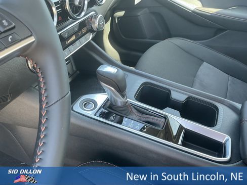 New 2025 Nissan Sentra SR w/ Midnight Edition image 8