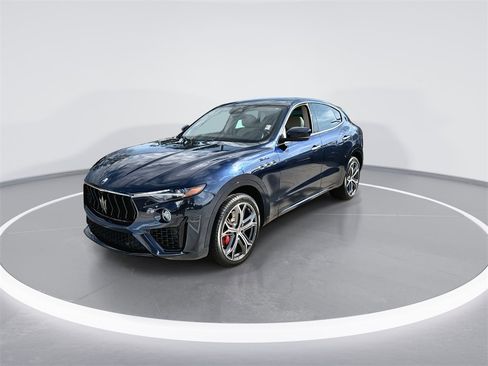 Used 2023 Maserati Levante Modena image 4