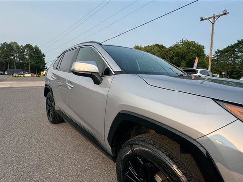 Used 2022 Toyota RAV4 SE w/ SE Grade Weather Package AWD/4WD image 20