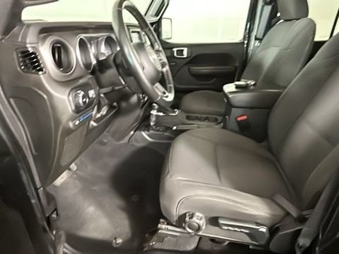 Used 2023 Jeep Wrangler Unlimited w/ Cold Weather Group AWD/4WD image 10