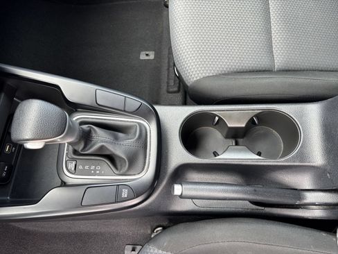 Used 2025 Kia Soul LX w/ LX Technology Package FWD image 39