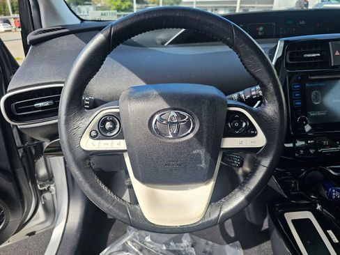 Used 2016 Toyota Prius Three w/ Advanced Technology Package image 24