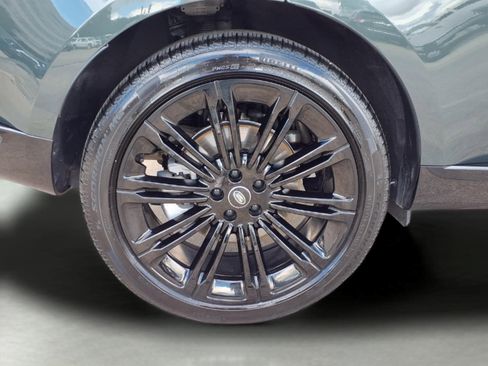 Used 2025 Land Rover Range Rover SE AWD/4WD image 9