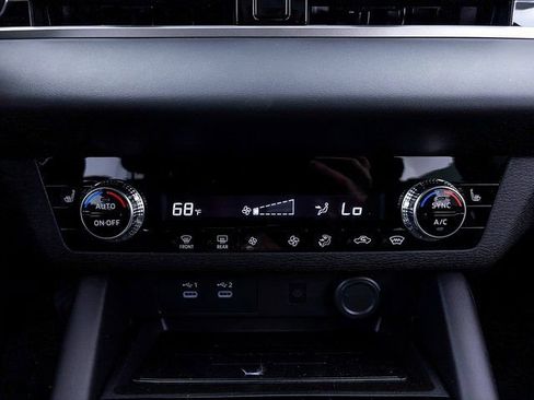 New 2025 Mitsubishi Outlander SE AWD/4WD image 18