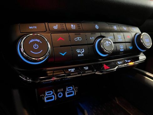 Used 2025 Dodge Durango R/T AWD/4WD image 24