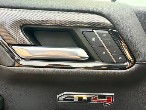 Used 2022 GMC Sierra 1500 AT4 w/ AT4 Premium Package AWD/4WD image 12