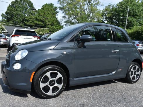 Used 2017 FIAT 500 e FWD image 2