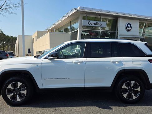 Used 2022 Jeep Grand Cherokee Limited 4xe image 2