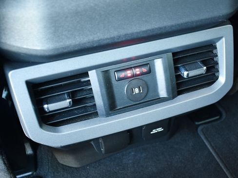 Used 2023 Ford F250 Lariat w/ Chrome Package image 31