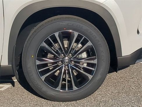 New 2026 Toyota Grand Highlander AWD Hybrid image 11