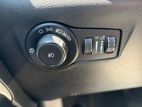 Used 2023 Jeep Compass Limited AWD/4WD image 17