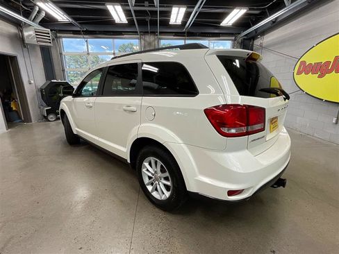 Used 2014 Dodge Journey SXT FWD image 3