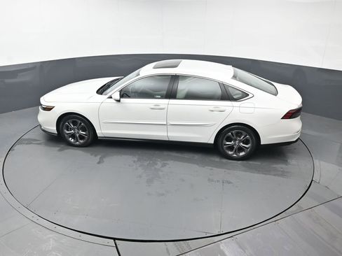 Used 2023 Honda Accord EX image 40