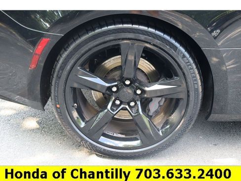 Used 2018 Chevrolet Camaro SS image 28