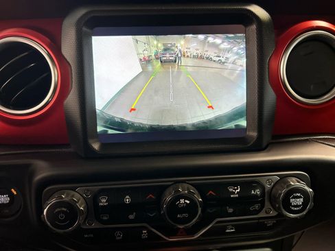 Used 2021 Jeep Wrangler Unlimited Rubicon AWD/4WD image 5
