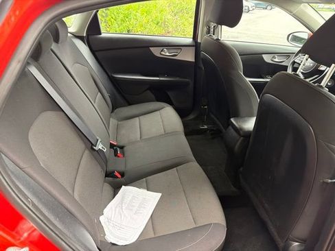Used 2023 Kia Forte LXS w/ LXS Technology Package FWD image 8