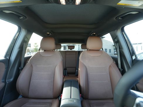 New 2026 Mercedes-Benz GLB 250 4MATIC image 33