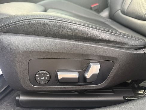 Used 2022 BMW 330i xDrive Sedan w/ Premium Package image 17