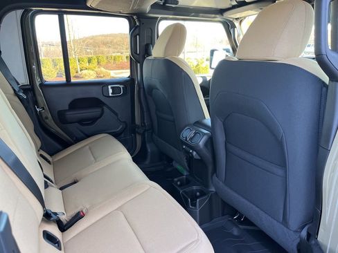 New 2026 Jeep Gladiator Sport image 26