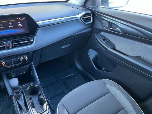 Used 2025 Chevrolet TrailBlazer LT w/ Driver Confidence Package image 31
