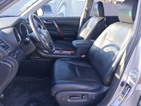 Used 2012 Toyota Highlander Limited image 10