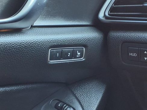 Used 2018 Honda Accord Touring image 12