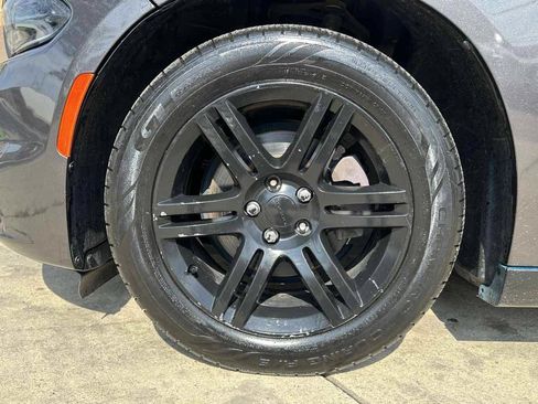 Used 2019 Dodge Charger SXT w/ Leather Interior Group RWD image 9