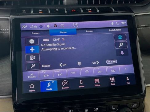 Used 2025 Jeep Grand Cherokee Limited w/ Luxury Tech Group II image 16