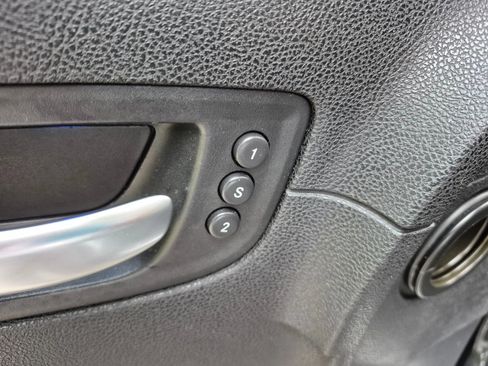 Used 2013 Chrysler 300 C AWD/4WD image 23